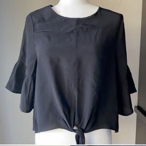 NWT BLACK  RUFFLE SLEEVE BLOUSE SIZE LARGE NEW